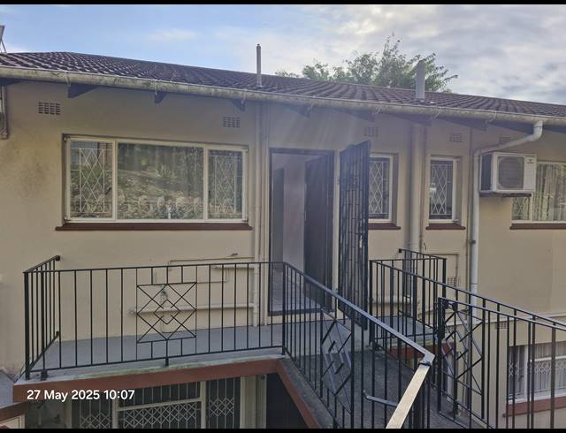 2 BEDROOM SIMPLEX FOR SALE IN MALVERN